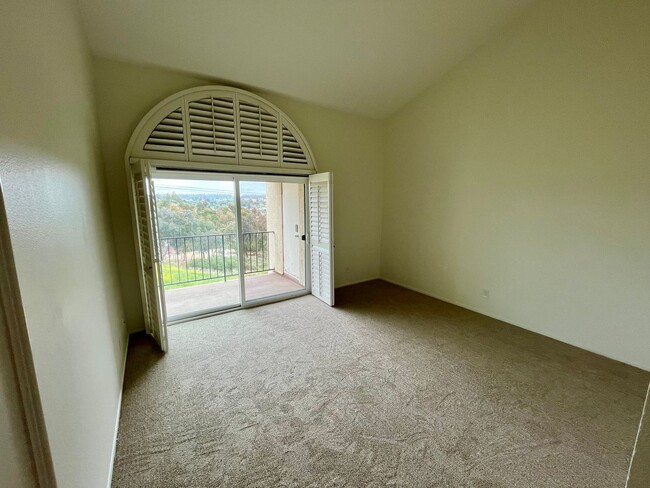 Building Photo - 3151 Vista Rica