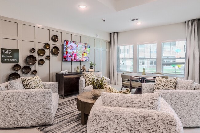 Building Photo - Whispering Pointe Apartments