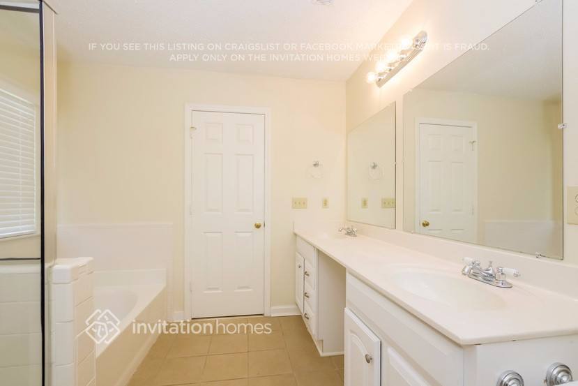 Building Photo - 9918 Manbey Ct