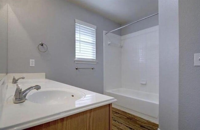 Building Photo - 351 Zebra Dr