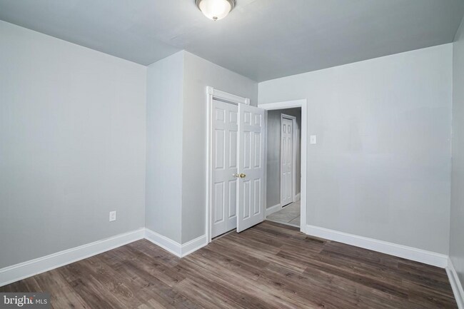 Building Photo - 1610 S 24th St