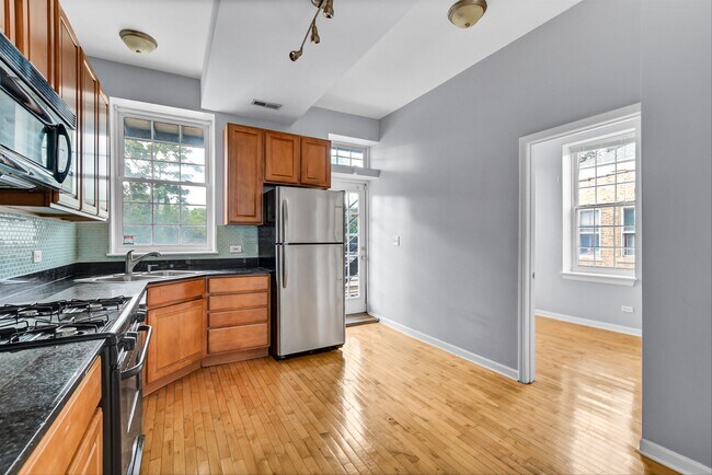 Building Photo - 1332 N Campbell Ave