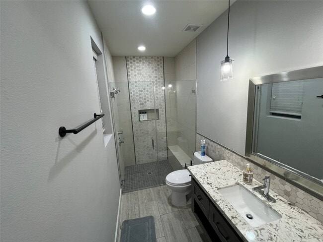 Building Photo - 1503 Robin St