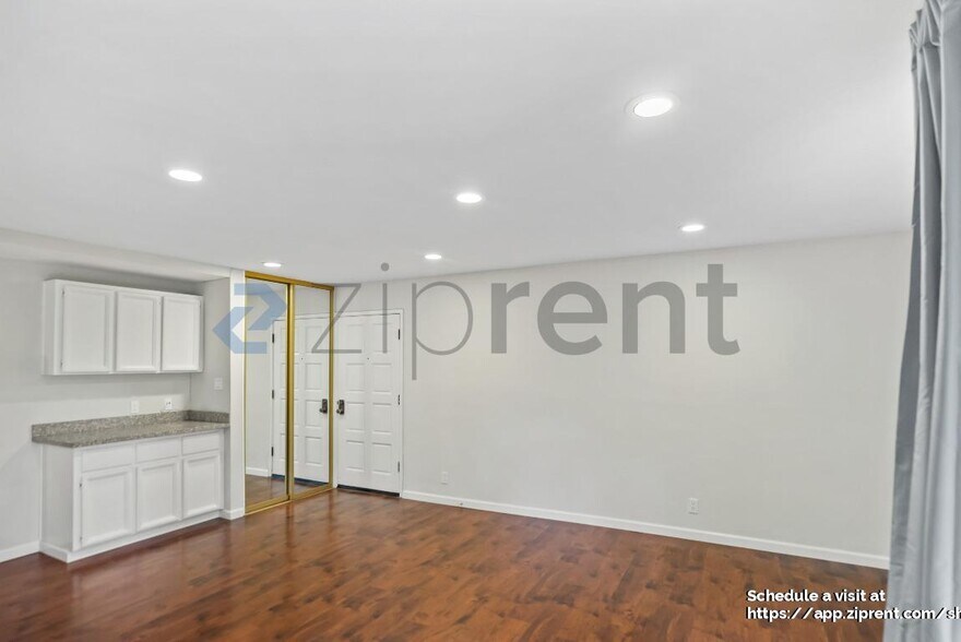 Building Photo - 280 Easy St