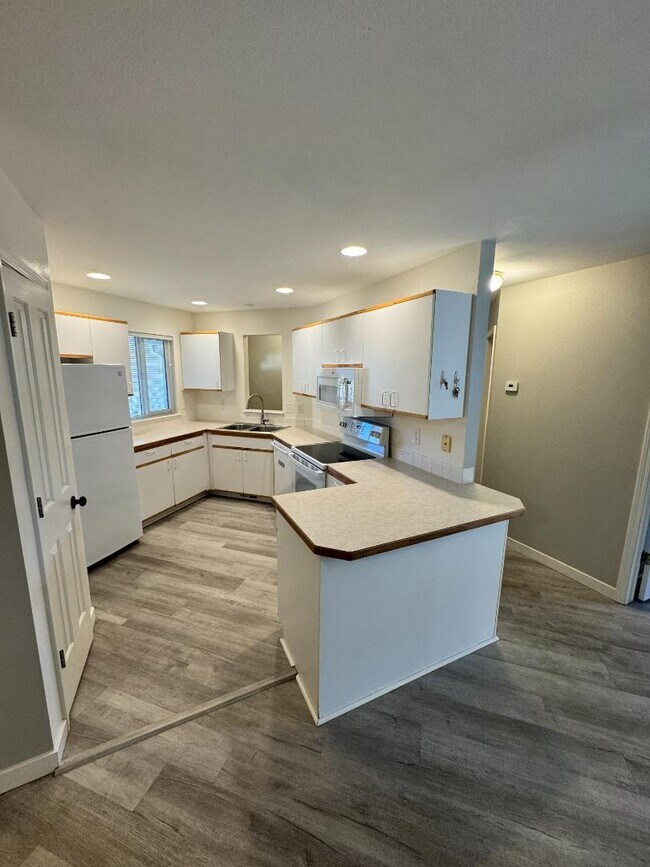 Building Photo - 5561 S Caper Pl