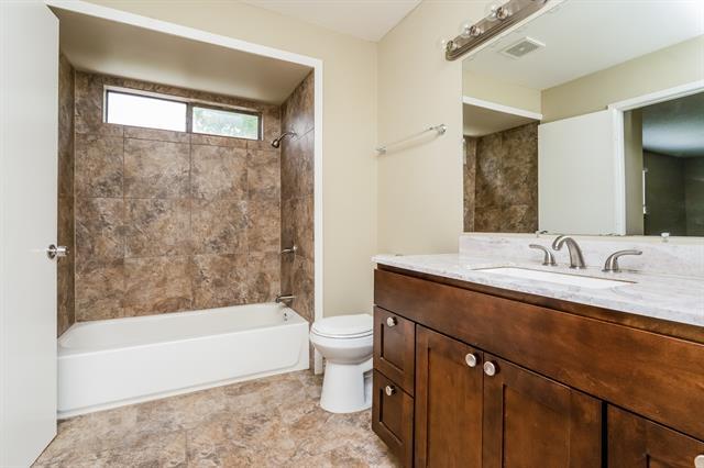 Building Photo - 2437 Channing Dr