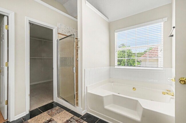 Building Photo - Spacious 5 Bedroom Home with Flexible Living Space & Huge Backyard