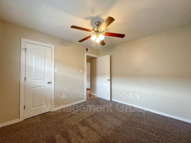 Building Photo - 1430 NW 25th St