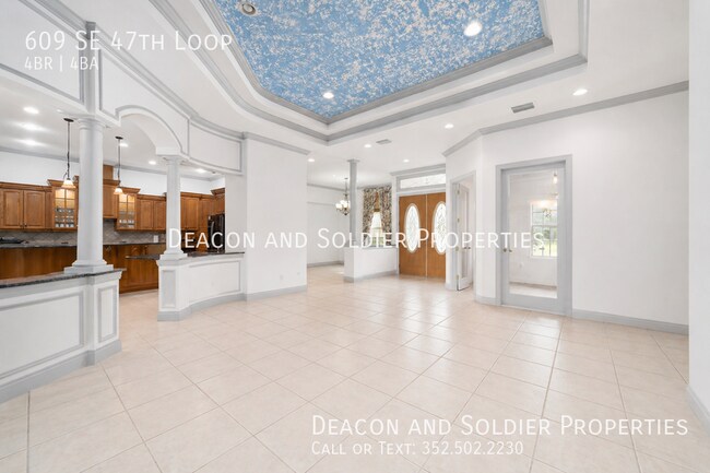 Building Photo - 609 SE 47th Loop