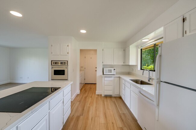 Building Photo - Updated 2 Bedroom House in Magnolia