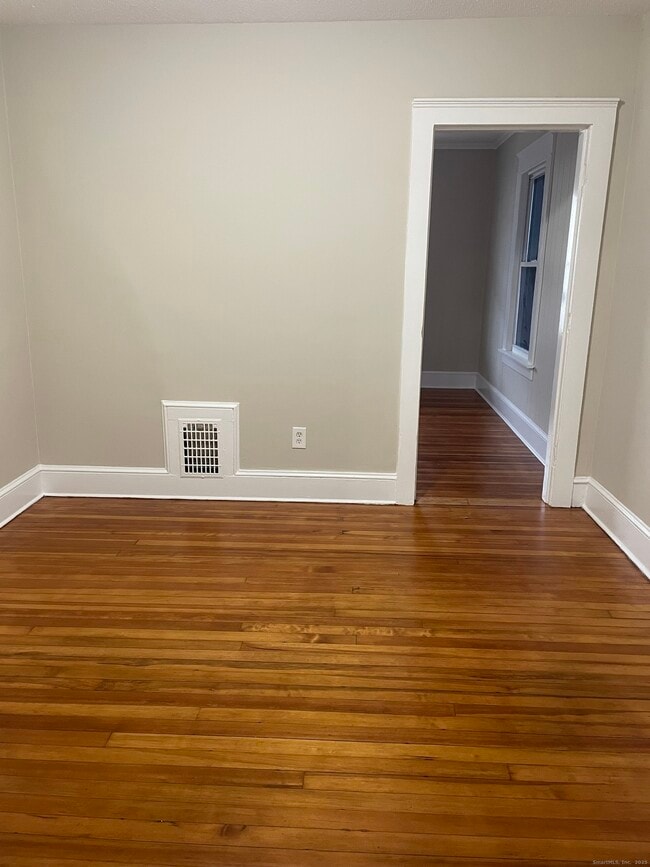 Building Photo - 132 Gridley St