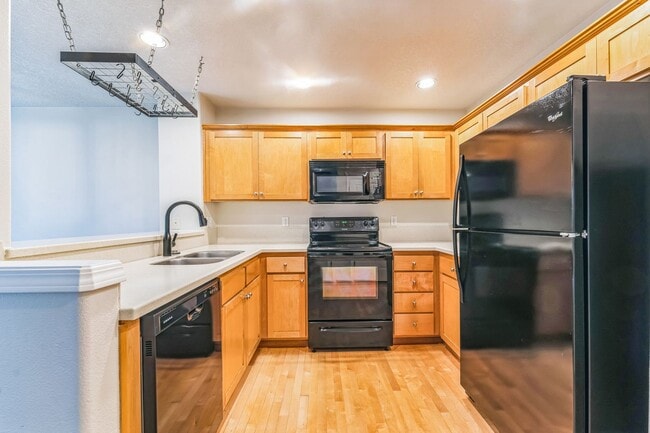 Building Photo - 2936 NE 13th Dr