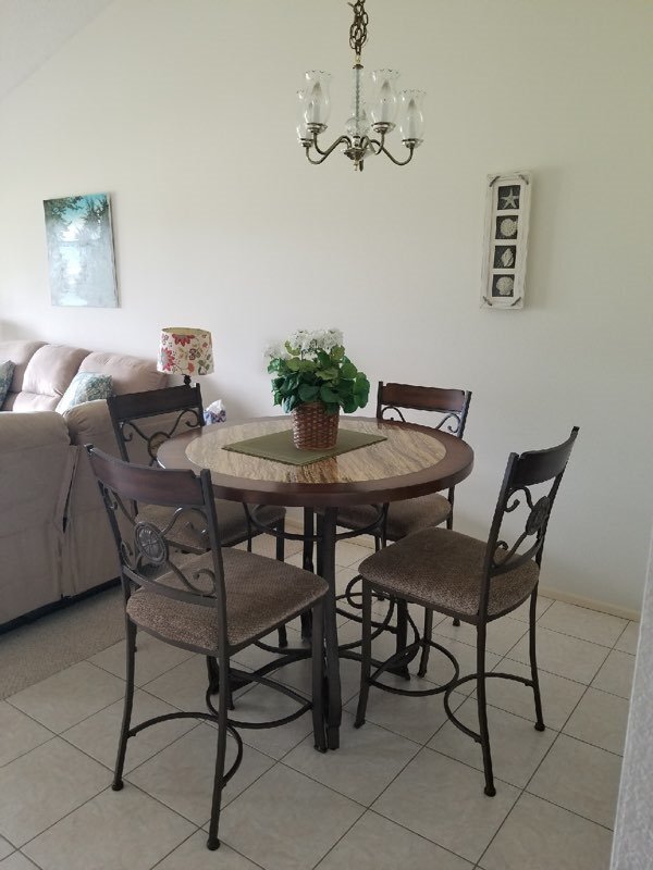 Building Photo - GREAT PRICE!  2BR/1.5 BATH - 2 month minimum rental