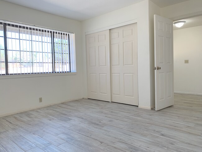 Building Photo - 14957 Mandan Rd