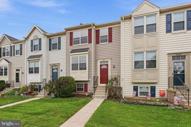 Building Photo - 9571 Tudor Oaks Dr