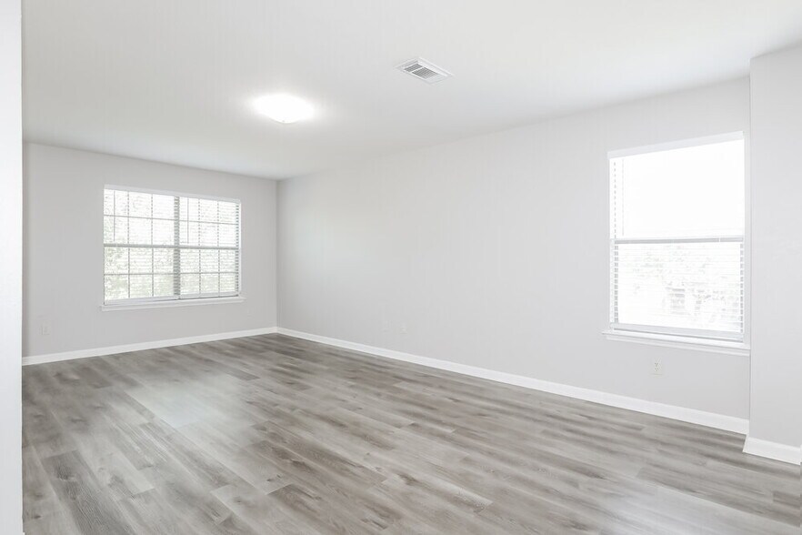 Building Photo - 15111 Western Skies Dr