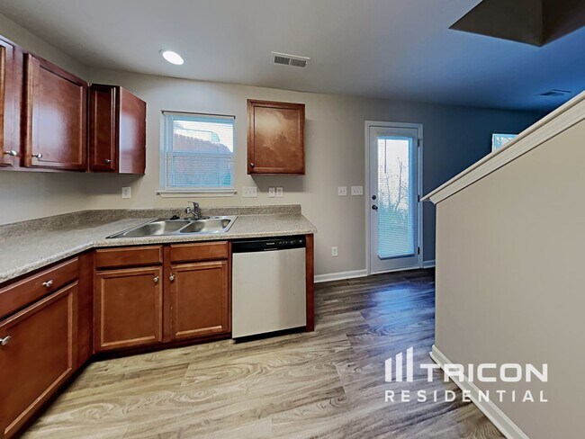 Building Photo - 6415 Pennacook Dr