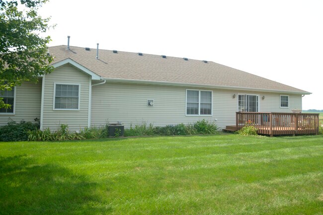 Building Photo - 534 Eagle Ridge Dr