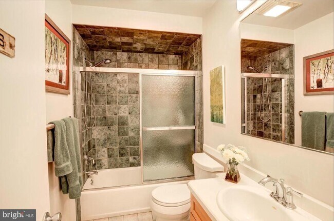 Building Photo - 105 Franklin Rd