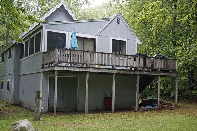 Building Photo - **WINTER RENTAL** Adorable Chalet - Come Spend The Winter Here!