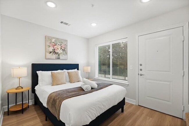 Building Photo - 1201 W Whitestone Blvd