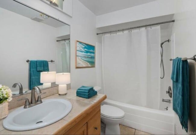 Building Photo - $2200/MO-1 BR/1BA FASHION VALLEY CONDO-