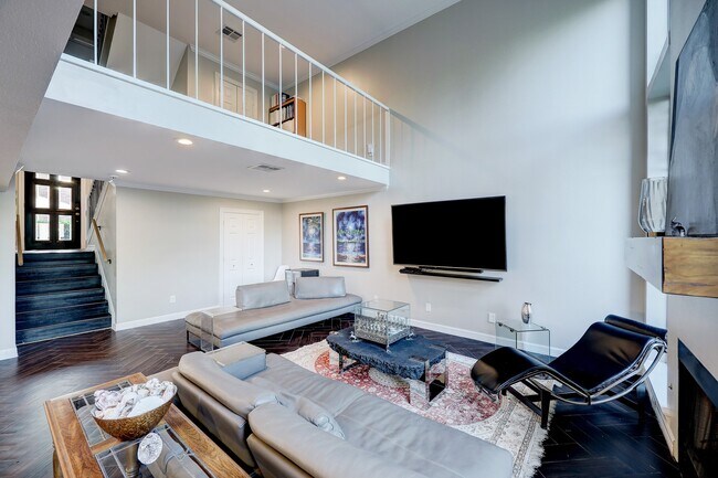 Building Photo - 4732 Post Oak Timber Dr