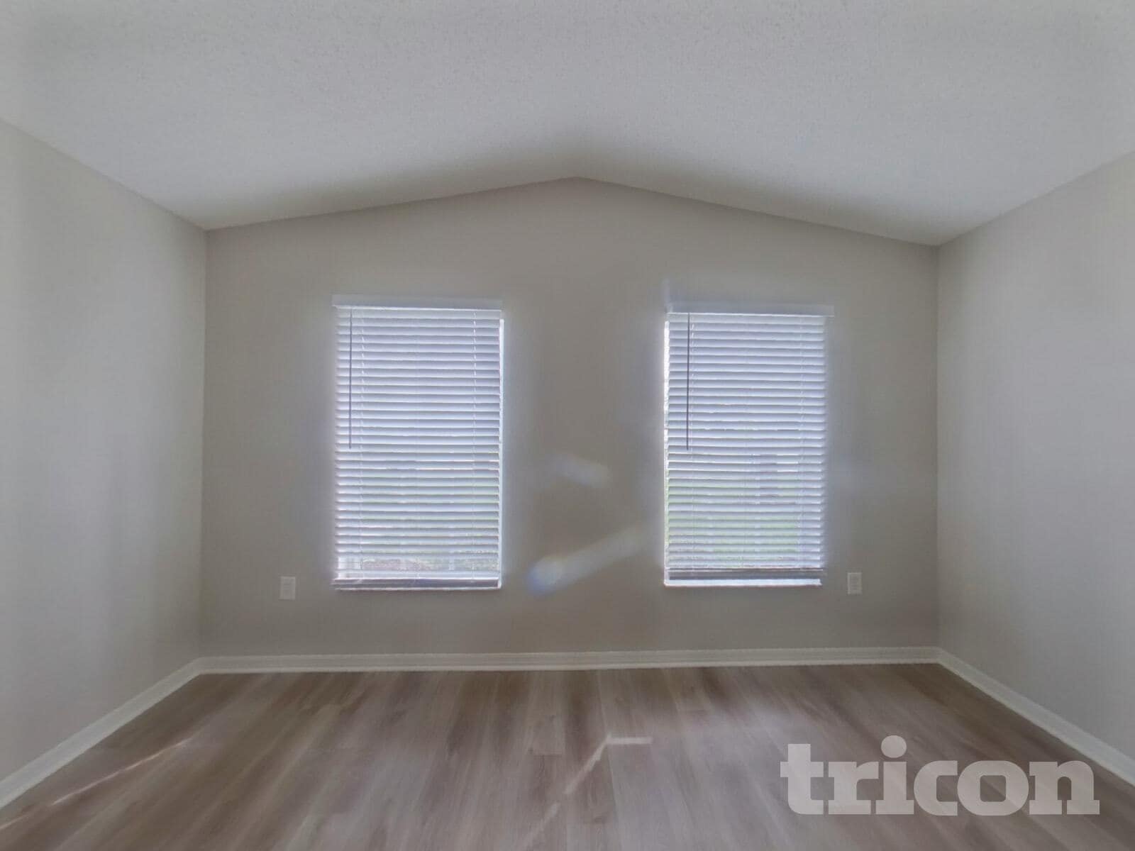 Building Photo - 2009 Kiwi Trail