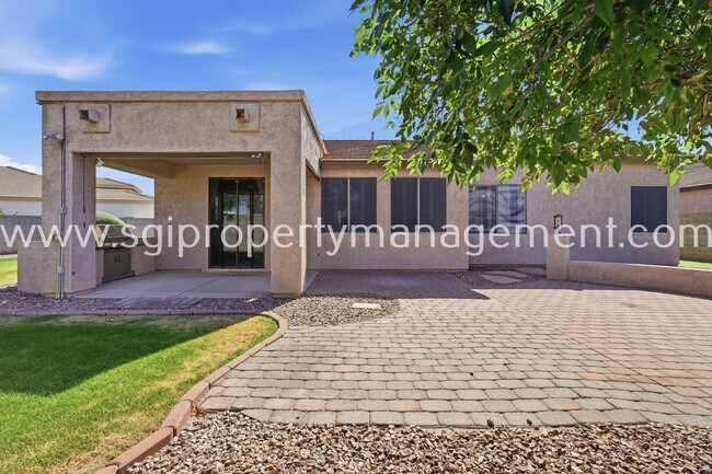 Building Photo - 12442 N 82nd Ln