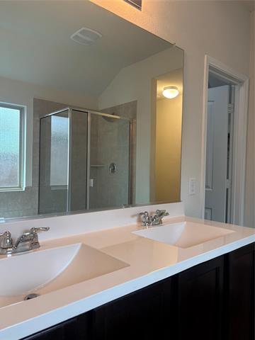 Building Photo - 2065 Alamandine Ave