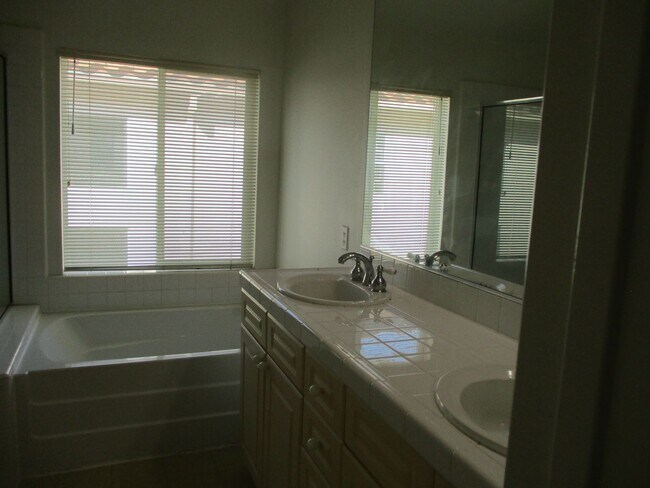 Building Photo - Desirable & spacious Sabre Springs 5 bedro...