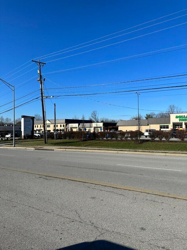 Building Photo - 600 Vincent Way