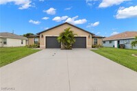 Building Photo - 3022 SW 15th Pl