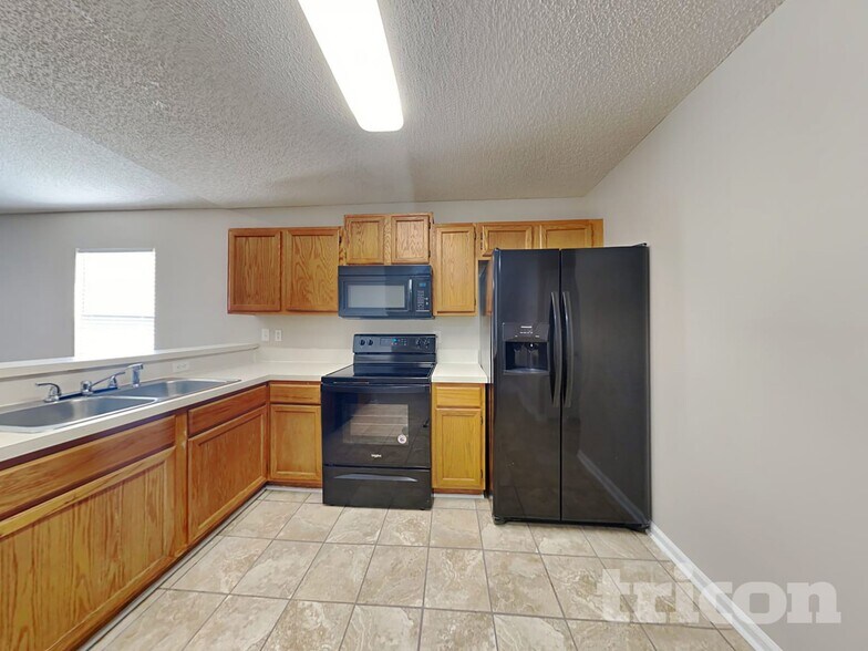 Building Photo - 4231 Hanging Moss Dr