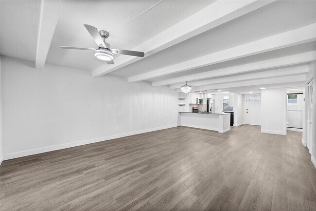 Building Photo - 10120 Boca Entrada Blvd