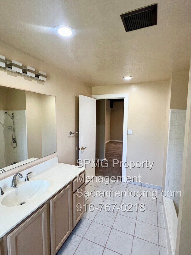 Building Photo - Rocklin Rental Gem – 3 Bed, 2 Bath, Large ...