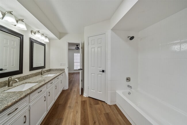 Building Photo - 3518 Cave Springs Dr