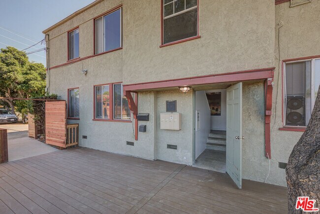 Building Photo - 2710 Bellevue Ave