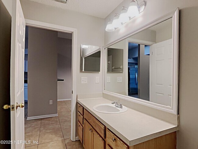 Building Photo - 6075 Scenic Meadow Ln