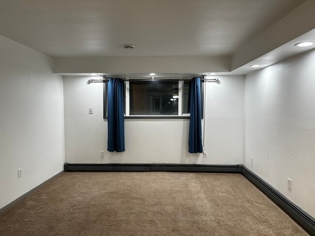Building Photo - 863 Stol Dr