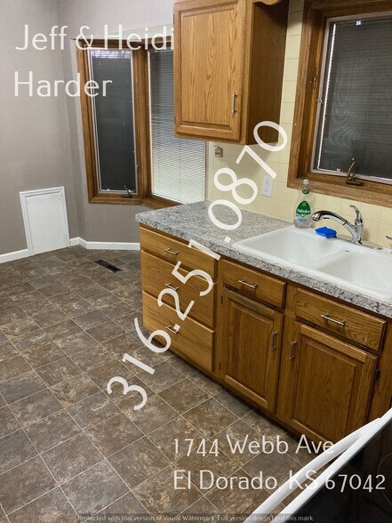 Building Photo - 1744 Webb Ave