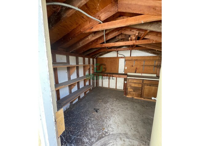 Building Photo - NOW AVAILABLE! Beautiful 3 Bedroom, 2 Bathroom Home Located in Ripon, CA