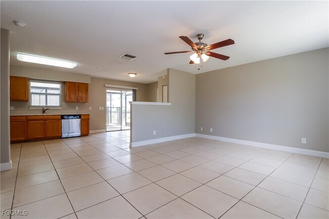 Building Photo - 18529 Phlox Dr