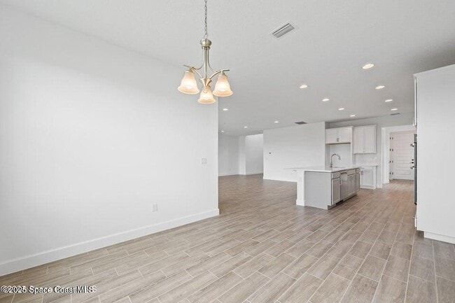 Building Photo - 2737 Kamin Dr