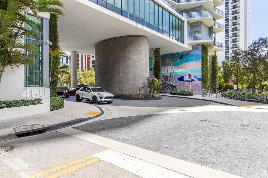 Building Photo - 460 NE 28th St