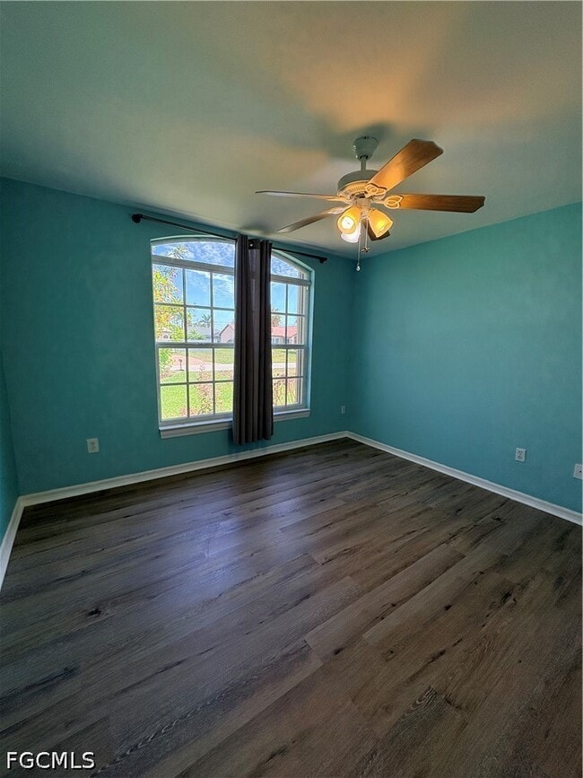 Building Photo - 3710 SW 13th Ave