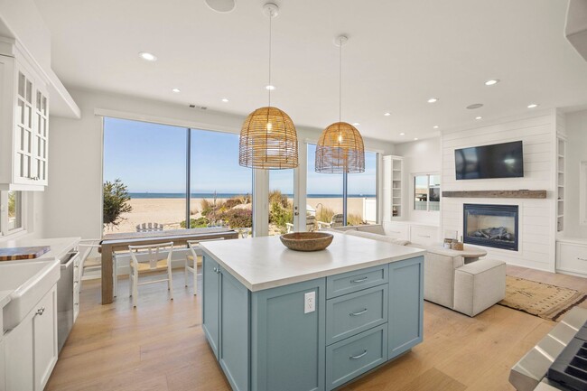 Building Photo - Silver Strand Oceanfront - Gorgeous three ...