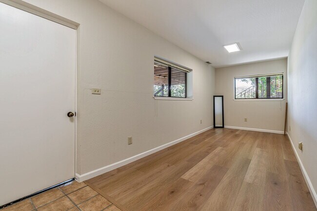 Building Photo - 24 El Rey Rd