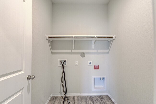 Building Photo - 20923 Corisande St