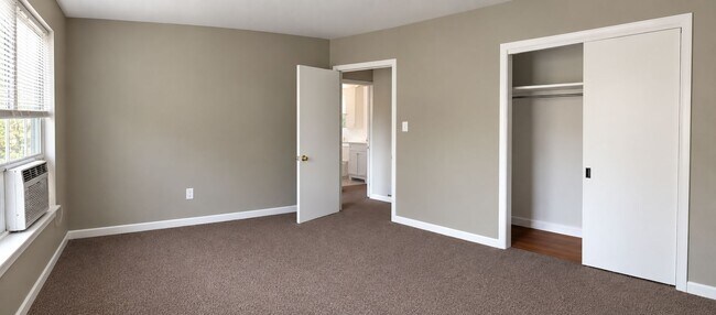 Building Photo - 3505 Ridge Rd